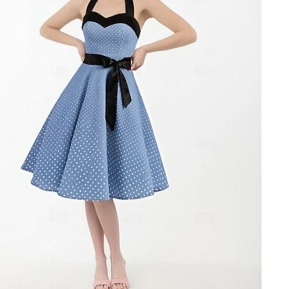 Dress Tells Polka Dot Dress. Pin-Up, Retro, 50's